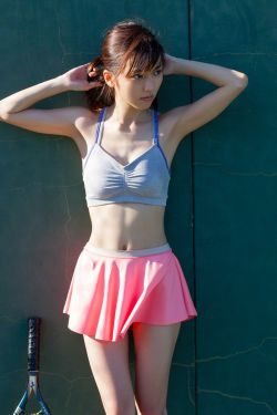 美女踩踏vk